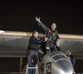 aeroplano-iliako-solar-impulse-eikones