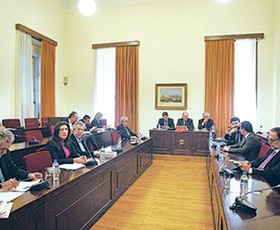 proanakritiki-lagarde-vouli-slider