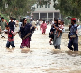 Pakistan-vroxes-plimmires-eikones