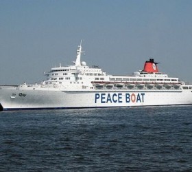 ploio-Eirinis-peace-boat