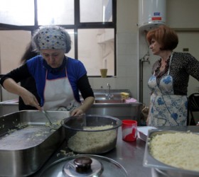 fagito-kouzina-dianomi-sisitia-ekklisia
