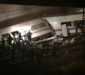 Russia-ekrixi-sidirodromikos-stathmos-treno