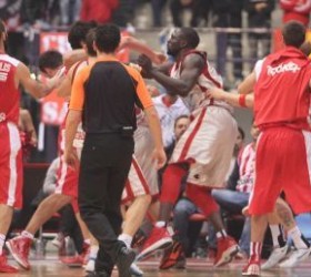 olympiakos-galatasaray-fight