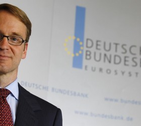 The new German central bank (Bundesbank) president Jens Weidmann poses for photographers during a photocall at the Bundesbank headquarters in Frankfurt, May 2, 2011.  REUTERS/Kai Pfaffenbach (GERMANY - Tags: BUSINESS PROFILE)