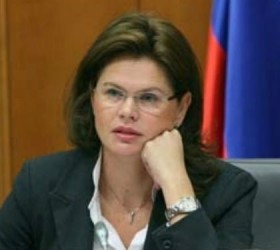 Alenka_Bratusek_photo_(cropped)