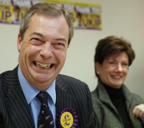Ο ΕΠΙΚΕΦΑΛΗΣ ΤΟΥ UKIP ΝΑΙΤΖΕΛ ΦΑΡΑΤΖ