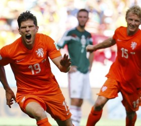 Netherlands-Mexico-Huntelaar-Kuyt