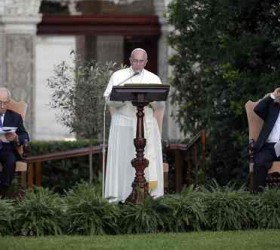 Pope-Fragiskos-Francis-Peres-Abbas