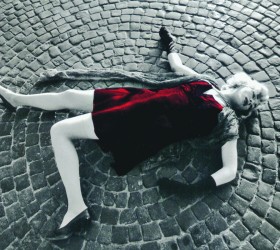 Vladislav Mamyshev-Monroe, «Tragic Love», 1993 (ο τραβεστί καλλιτέχνης με τη μορφή της Μονρό)