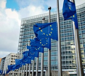5 - eu flags - reyters