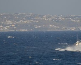 Tinos-thalassa-ploio
