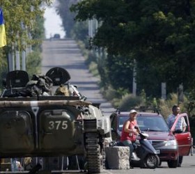 Ουκρανοί στρατιώτες σε φυλάκιο ελέγχου κοντά στο Ντομπάλτσεβε

REUTERS/Sergei Karpukhin