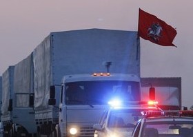 Λευκοί μεντεσέδες χωρίς διακριτικά και μια φορτηγοπομπή 3 χιλιομέτρων, η ''ανθρωπιστική αποστολή'' της Ρωσίας

REUTERS/Maxim Shemetov