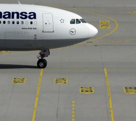 ÃÅÑÌÁÍÉÁ - ÁÐÅÑÃÉÁ ÐÉËÏÔÙÍ ÔÇÓ LUFTHANSA