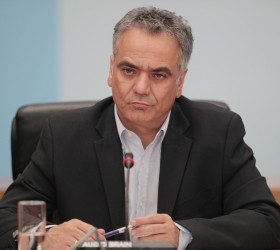ÄÉÁÊÁÍÁËÉÊÇ ÓÕÍÅÍÔÅÕÎÇ ÔÕÐÏÕ ÔÏÕ ÐÑÏÅÄÑÏÕ ÔÇÓ Ê.Ï. ÔÏÕ ÓÕÑÉÆÁ ÁËÅÎÇ ÔÓÉÐÑÁ ÓÔÏ ÆÁÐÐÅÉÏ (KATÙÌÅÑÇÓ ÊÙÓÔÁÓ/EUROKINISSI)