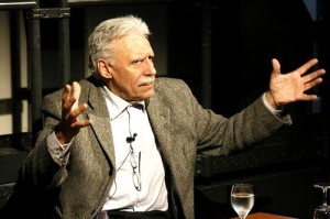 Μάρκο Ρεβέλι, καθηγητής επιστήμης της πολιτικής