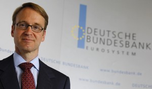 The new German central bank (Bundesbank) president Jens Weidmann poses for photographers during a photocall at the Bundesbank headquarters in Frankfurt, May 2, 2011.  REUTERS/Kai Pfaffenbach (GERMANY - Tags: BUSINESS PROFILE)