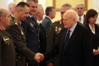 Papoulias-enstoloi-stratos