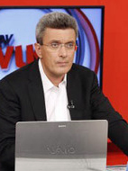ΝΙΚΟΣ ΧΑΤΖΗΝΙΚΟΛΑΟΥ