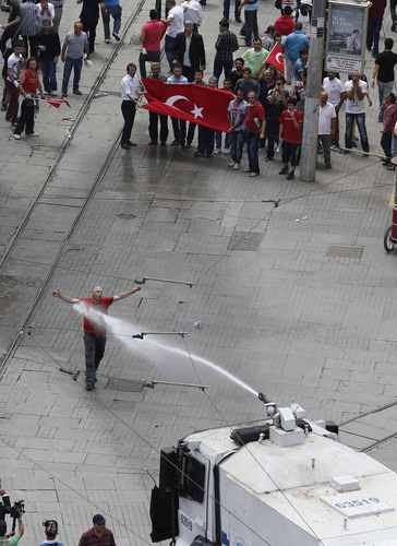 taksim-kanonia-nerou