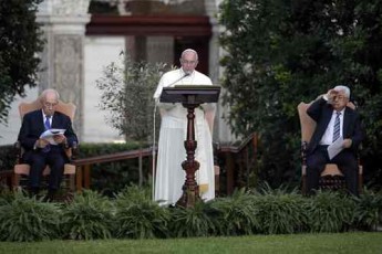 Pope-Fragiskos-Francis-Peres-Abbas