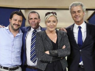  Εκτός ευρωομάδων έμειναν η Μαρίν Λε Πεν και οι ακροδεξιοί φίλοι της  REUTERS/Francois Lenoir