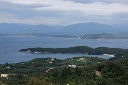 Μετά το Ελληνικό, την Κασσιοπή στην Κέρκυρα (φωτογραφία), τις Αλυκές Λέσβου και ο αιγιαλός της περιοχής Σαμπάριζα στην Ερμιόνη, βγαίνει στο σφυρί