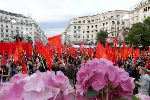 Ο Περισσός εξακολουθεί να θεωρεί πως μόνο τα λουλούδια που ανθίζουν στον κήπο του αποπνέουν... αριστερό άρωμα EUROKINISSI/ΒΕΡΒΕΡΙΔΗΣ ΒΑΣΙΛΗΣ