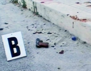 Πιστόλι που βρέθηκε... τυχαία σε κεντρικό δρόμο της κωμόπολης Οπίντο Μαμερτίνα