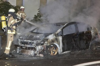 Το αυτοκίνητο του Ελληνα προξένου στο Βερολίνο καταστράφηκε ολοσχερώς από τη φωτιά 