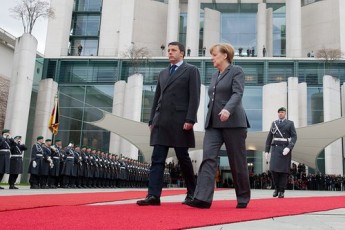 EPA / BERND VON JUTRCZENKA