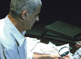 Προβολή της ταινίας «Γυμνά χέρια» (για τον Δημήτρη Μητρόπουλο, με τον Λευτέρη Βογιατζή) ενταγμένη στο αφιέρωμα για τα 70 χρόνια από τη γέννησή του