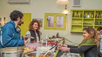Στο Καφενείο της Καμπάνας, λίγο πριν το - προαναγγελθέν - λουκέτο