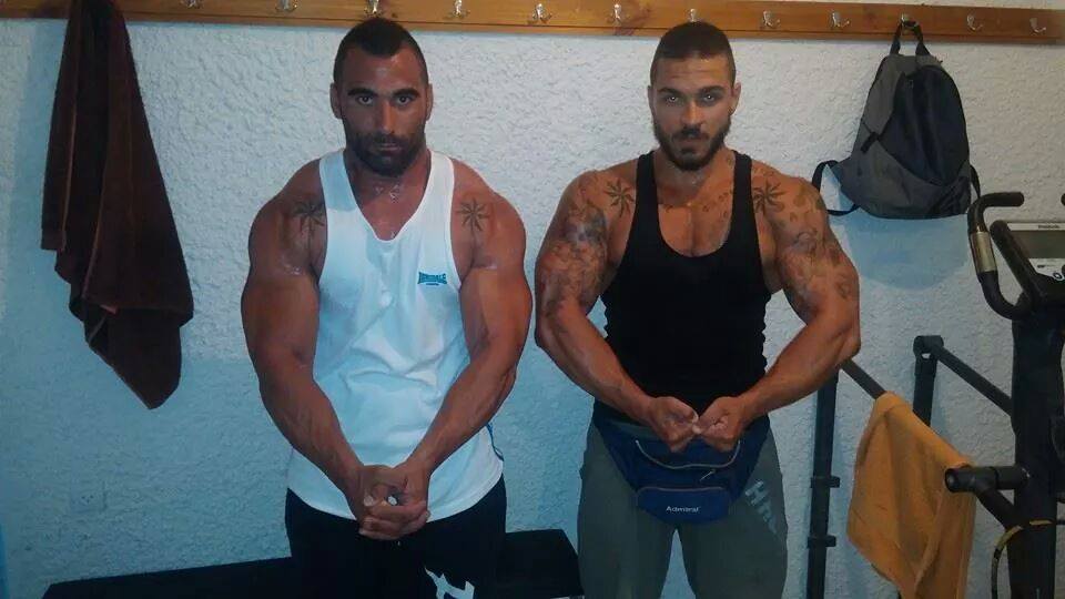 Οι δύο νεαροί που δολοφονήθηκαν, όπως εμφανίζονται στη φωτογραφία που δημοσίευσε ο αδερφός του ενός στο Facebook