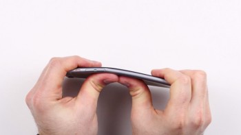 XXX IPHONE-BENDING_6.JPG A